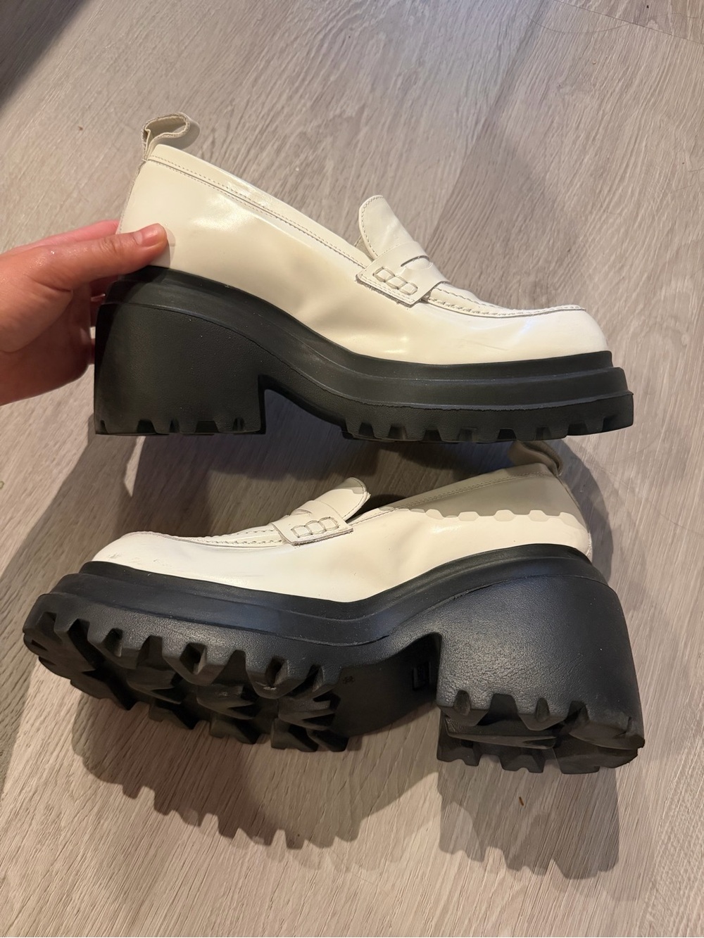 L'INTERVALLE Chunky Platform Loafer